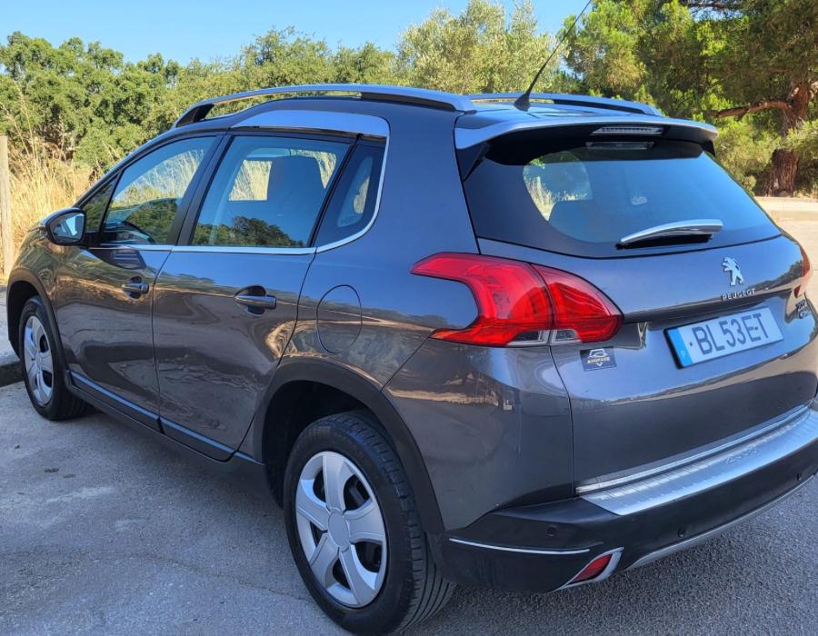 PEUGEOT 2008